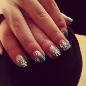 Beckas snowflake nails